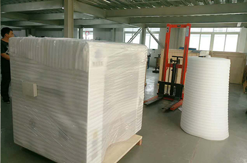 貴州客戶SMT設(shè)備專車送貨，貨到上門安裝調(diào)試