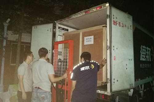 四川客戶SMT設(shè)備專車送貨，貨到上門安裝調(diào)試