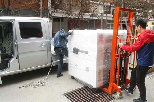 寧波客戶SMT設(shè)備專車送貨，貨到上門安裝調(diào)試