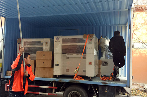 嘉善客戶SMT設(shè)備專車(chē)送貨，貨到上門(mén)安裝調(diào)試