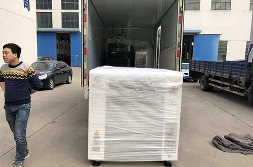 蘇州客戶(hù)SMT設(shè)備專(zhuān)車(chē)送貨，貨到上門(mén)安裝調(diào)試