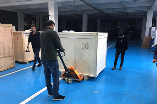 蚌埠客戶SMT設(shè)備專車送貨，貨到上門安裝調(diào)試